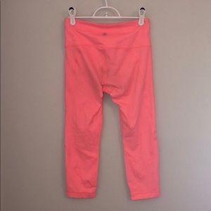 Athleta pink cropped leggings
